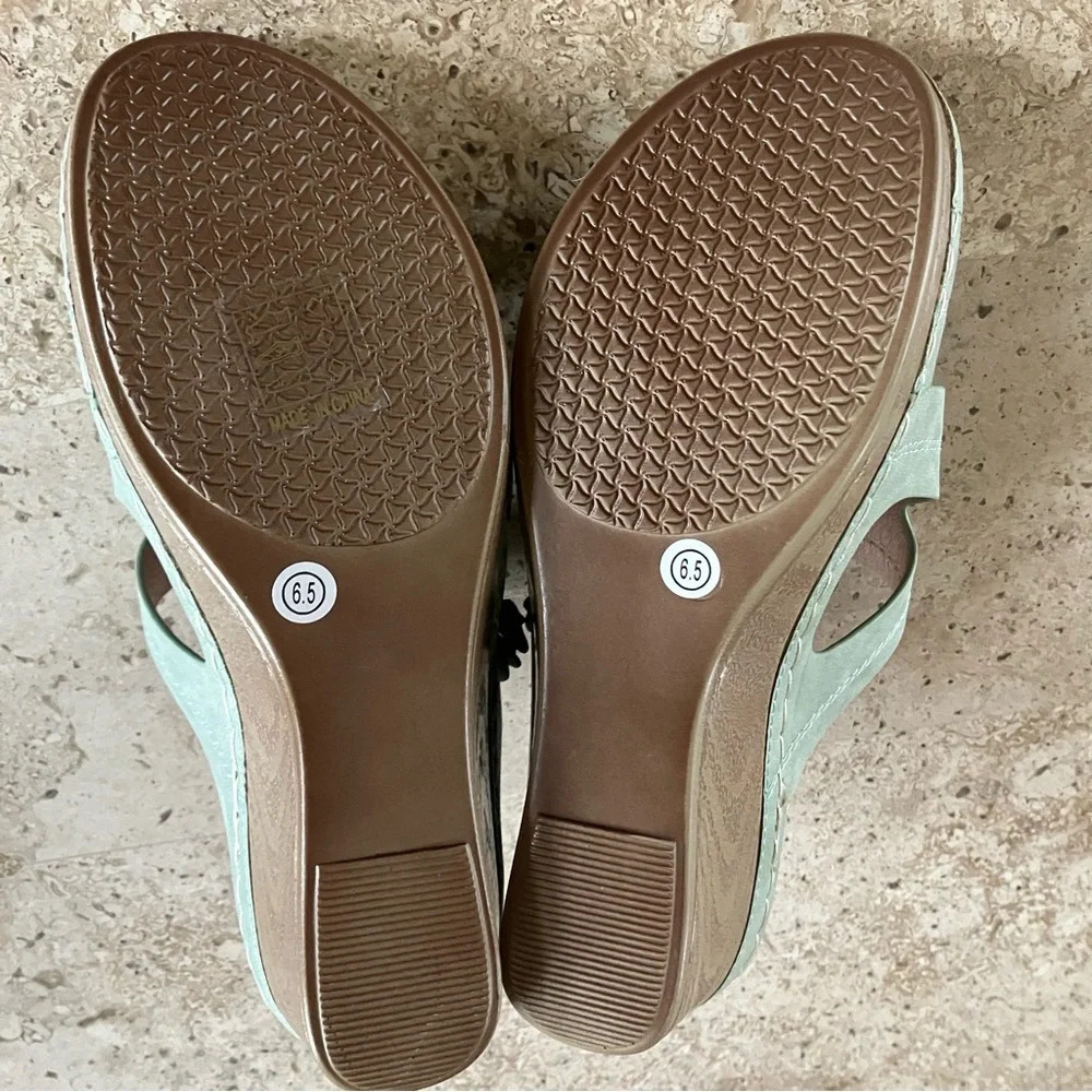 NWOB Good Choice Shoes Rita Mint Floral Faux Leather Wedge Sandals 6.5 - Picture 10 of 10